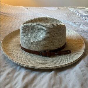 Handcrafted women’s straw hat